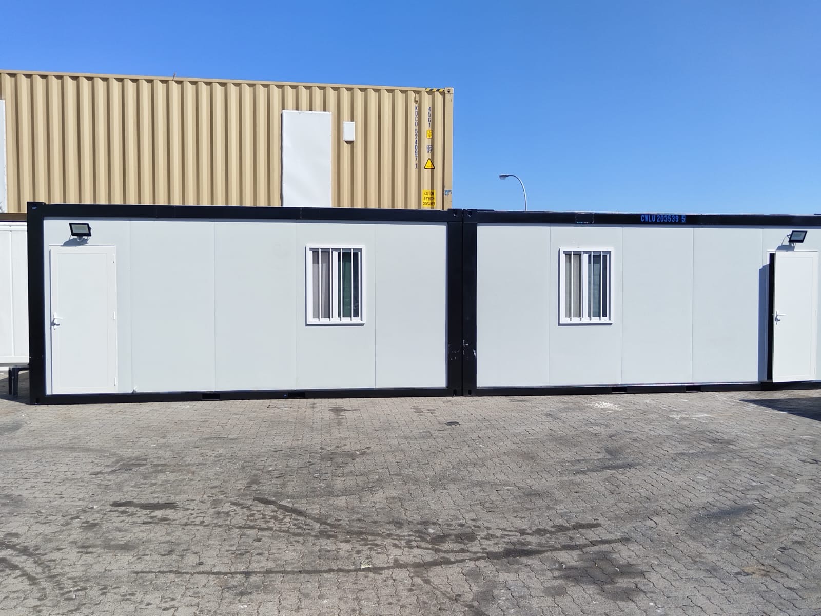 Modern mobile office rental